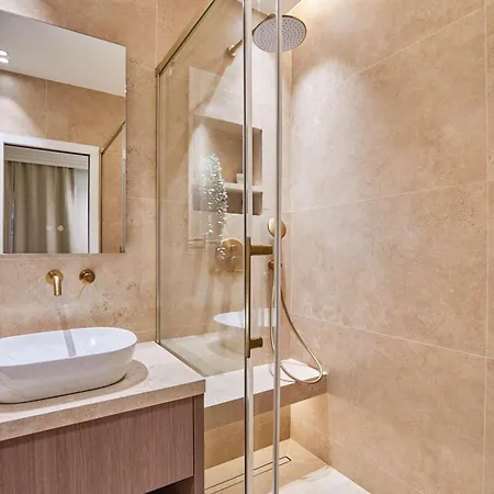 Luxurious Airconditioned Arc De Triomphe Parigi